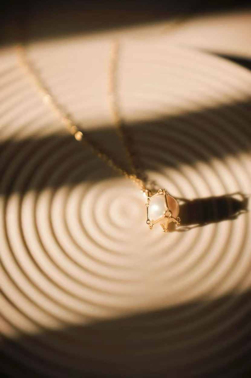 Eternal Pearl Mesh Pendant